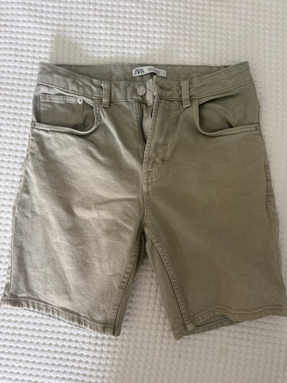 ZARA Men's Light Olive Green Denim Shorts